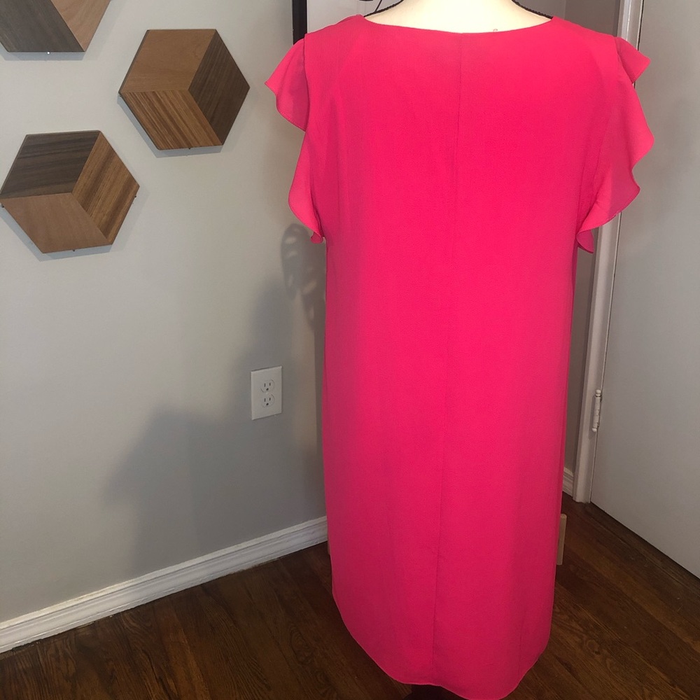 ROSE & OLIVE RUFFLE SLEEVES V-NECK DRESS - Picture 2 of 6